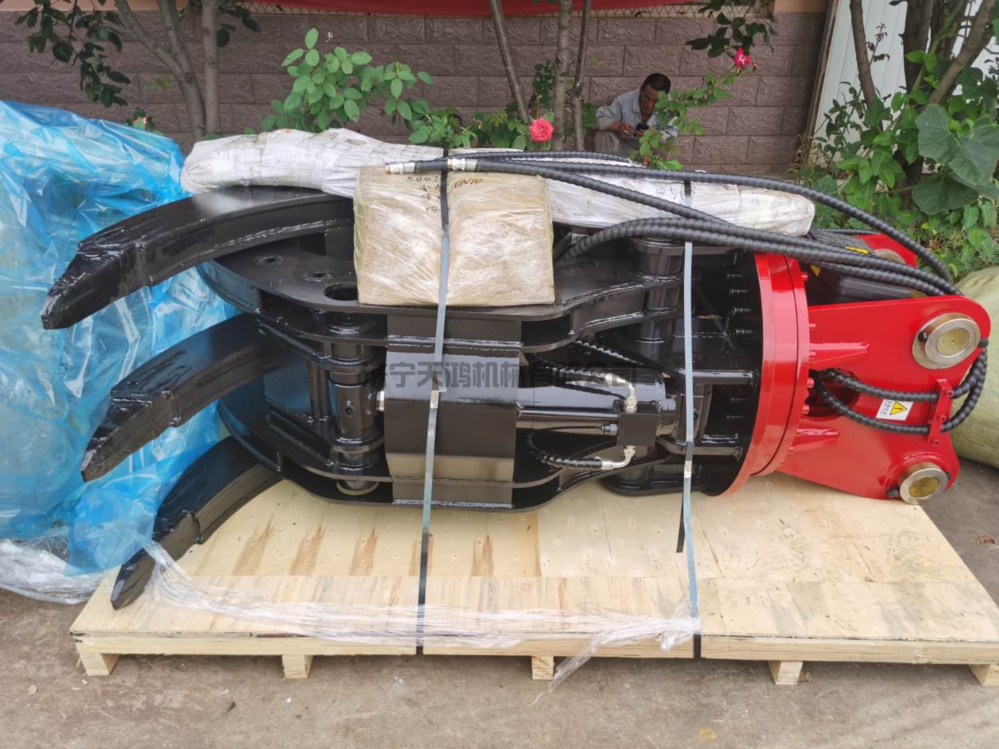 10级液压旋转夹木器PC200，20T级挖机使用